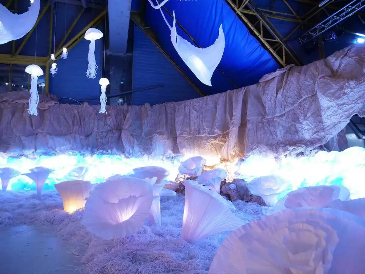exposition « L’Océan de Léa » dans l’ancienne patinoire de Saint-Ouen / 