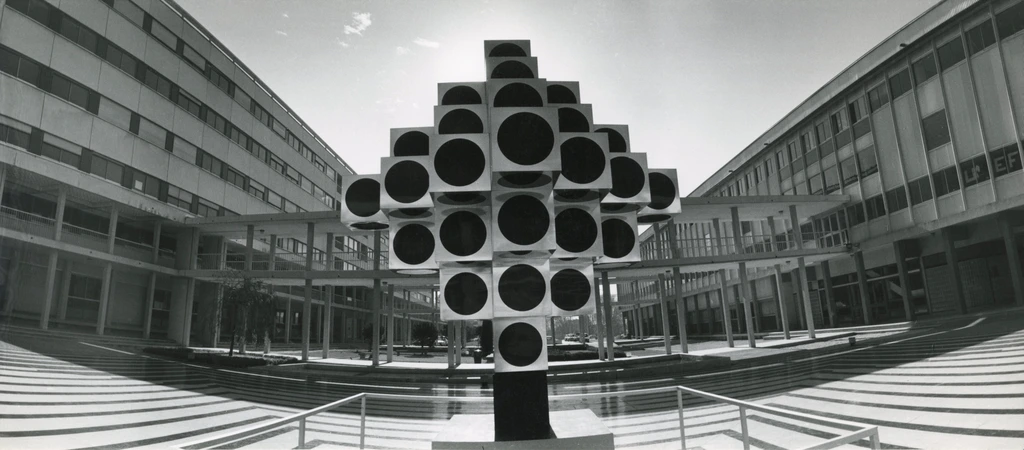 Une tour nucléaire de Vasarely - 3